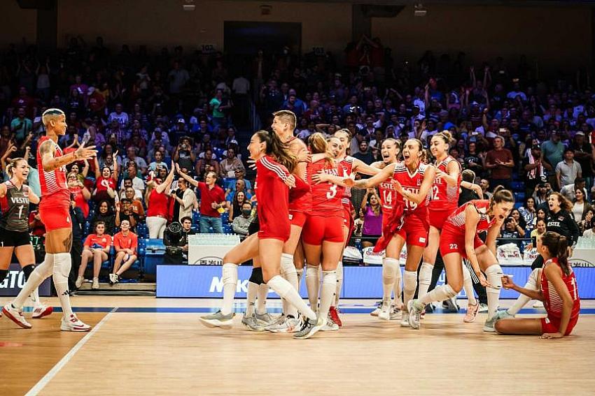 A Milli Kadın Voleybol Takımı, FIVB Milletler Ligi yarı finalinde ev sahibi ABD'yi 3-1 yenerek finale yükseldi.